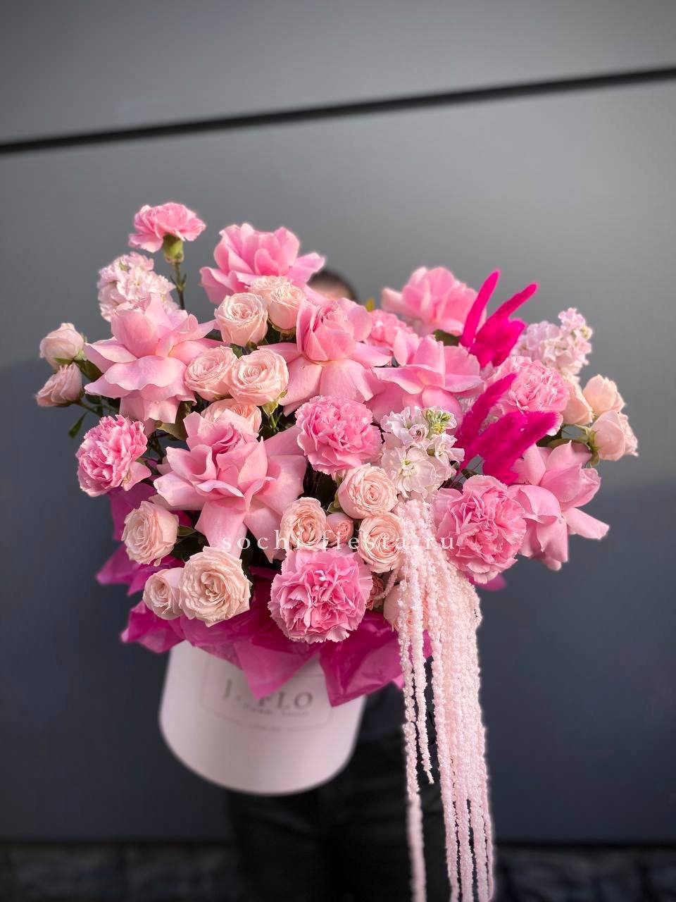 Цветы в коробках — купить в Великом Новгороде