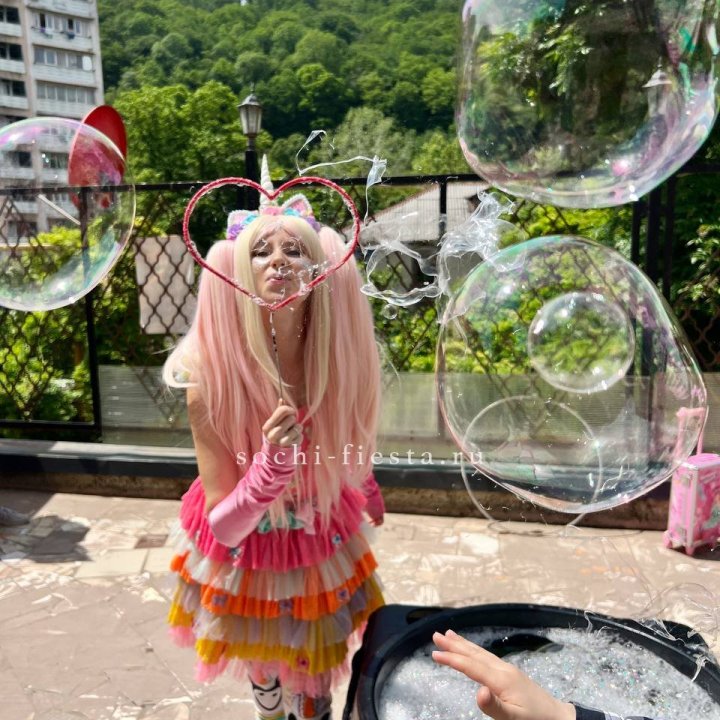 Шоу мыльных пузырей в Великом Новгороде
