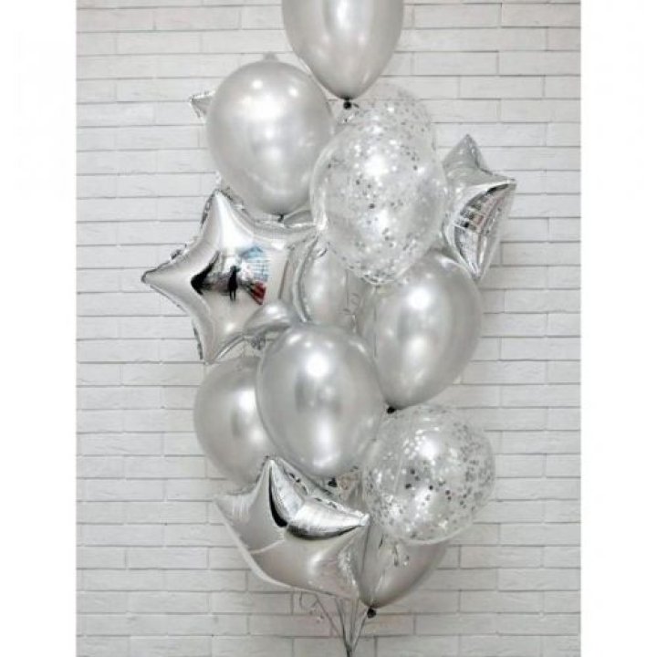 Фонтан шаров "Сильвер мун" в Великом Новгороде