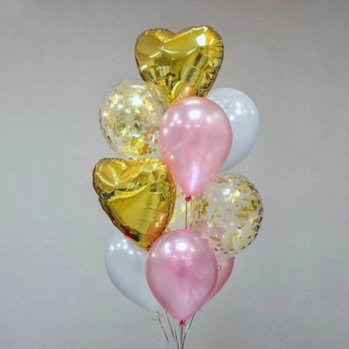 Облако шаров "Рози голд" в Великом Новгороде