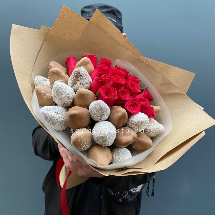 Розы и клубника в шоколаде Мерси в Великом Новгороде