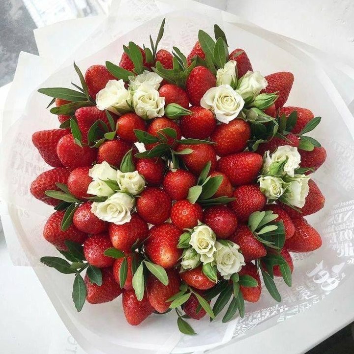 Клубника со сливками №2 в Великом Новгороде