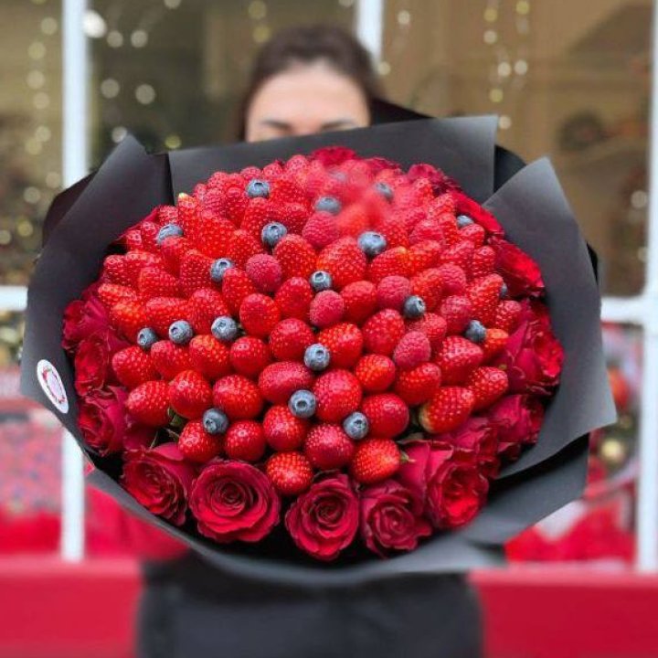 Клубничный бум №2 в Великом Новгороде