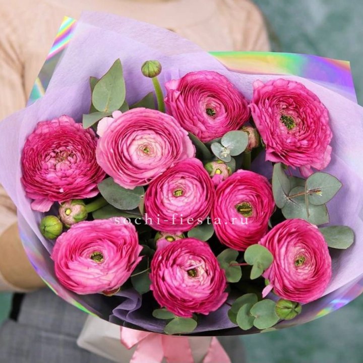 Ранункулюсы с эвкалиптом №2 в Великом Новгороде