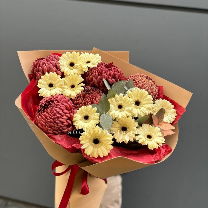 Букет гербер и хризантем Бигуди в Великом Новгороде