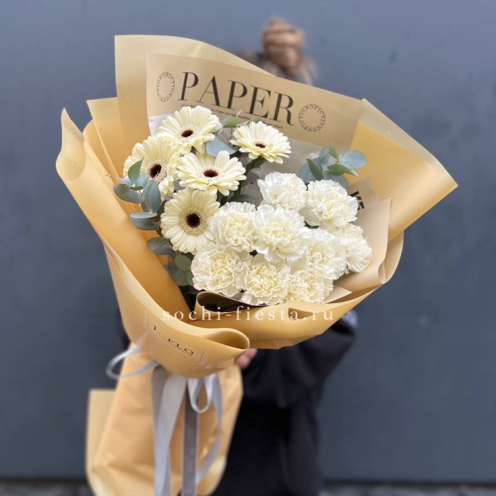  Букет с диантусами и герберами в Великом Новгороде