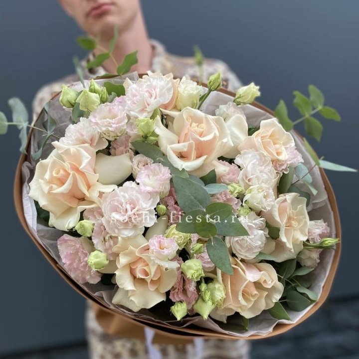  Букет кремовых роз "Мокко" в Великом Новгороде