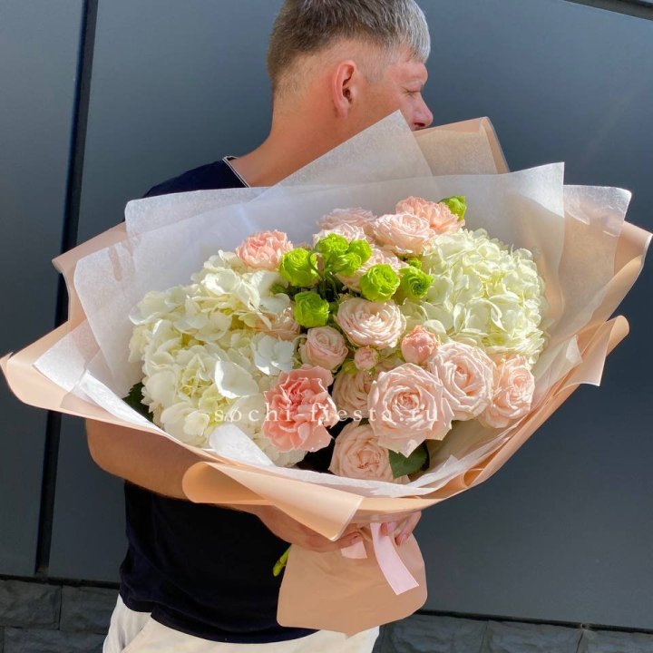 Авторский букет "Нежный крем" в Великом Новгороде