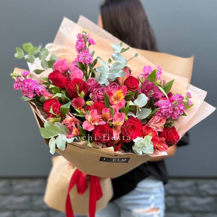 Дизайнерский букет №3 в Великом Новгороде