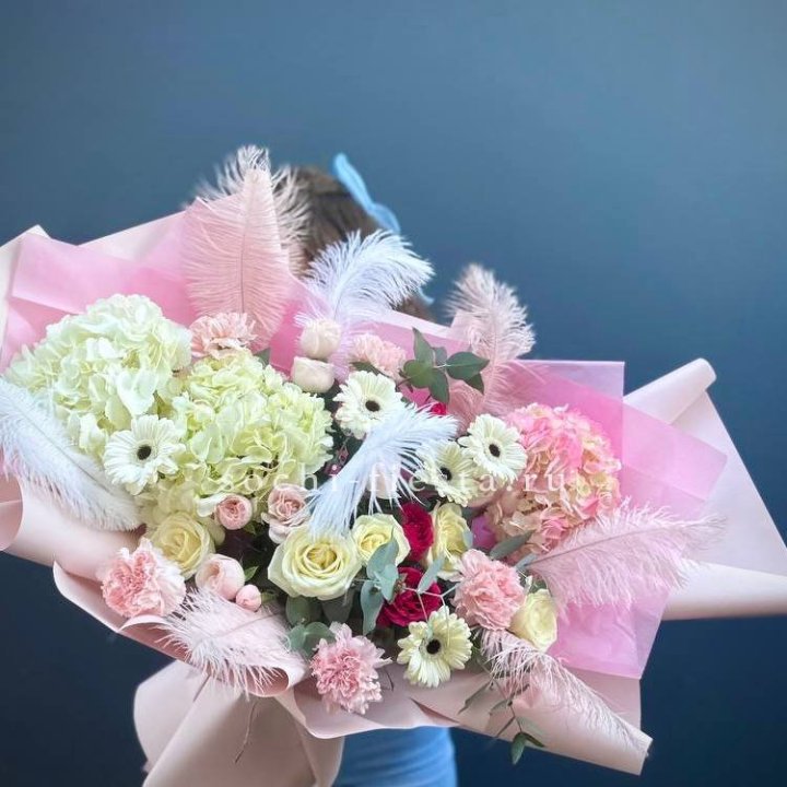 Дизайнерский букет "Валенсия-3" в Великом Новгороде