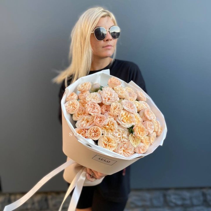 15 пионовидных роз №2 в Великом Новгороде