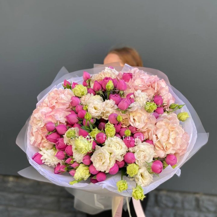  Букет  гортензий и Мисти с доставкой в Великом Новгороде