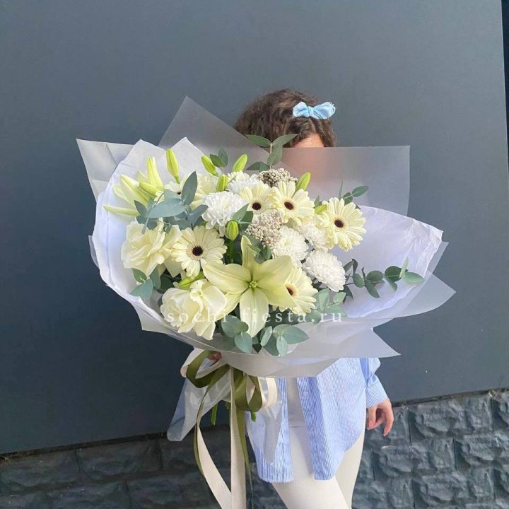 Букет с лилией и герберой в Великом Новгороде
