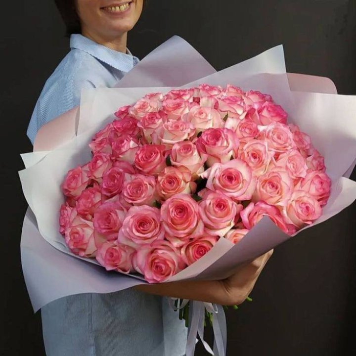 101 роза Джумилия в оформлении  в Великом Новгороде