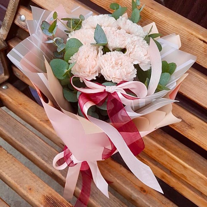 Диантусы с эвкалиптом в Великом Новгороде