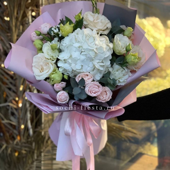 Букет с гортензией №3 в Великом Новгороде