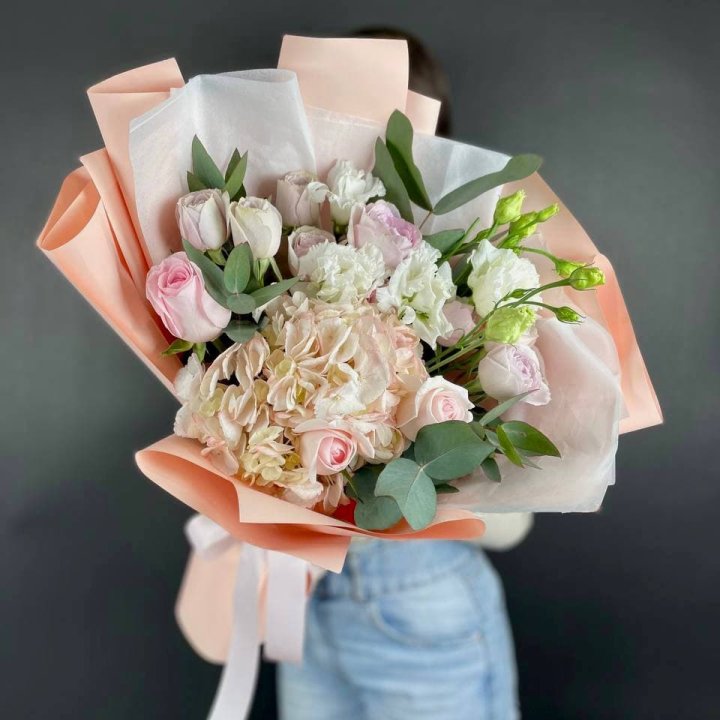 Букет с гортензией "Клодс" в Великом Новгороде