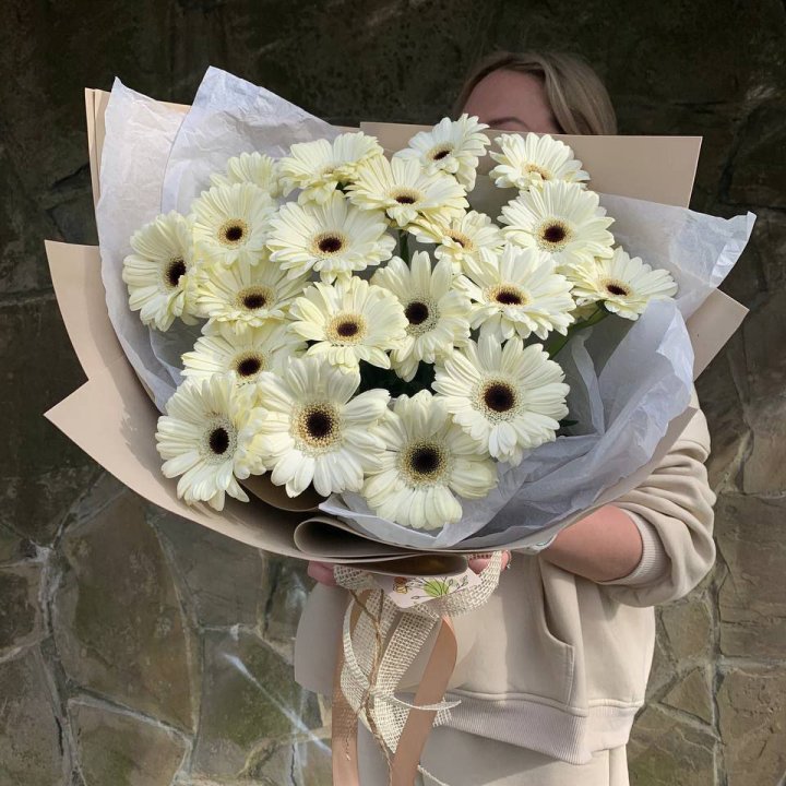 Букет голландских гербер "Шейн"" в Великом Новгороде