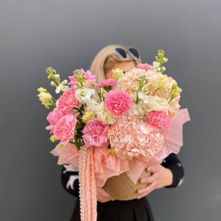 Композиция "Роскошь" в Великом Новгороде