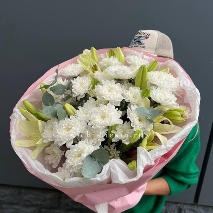  Букет  хризантемы и лилии с доставкой в Великом Новгороде