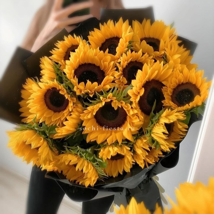Букет подсолнухов "Гига" в Великом Новгороде