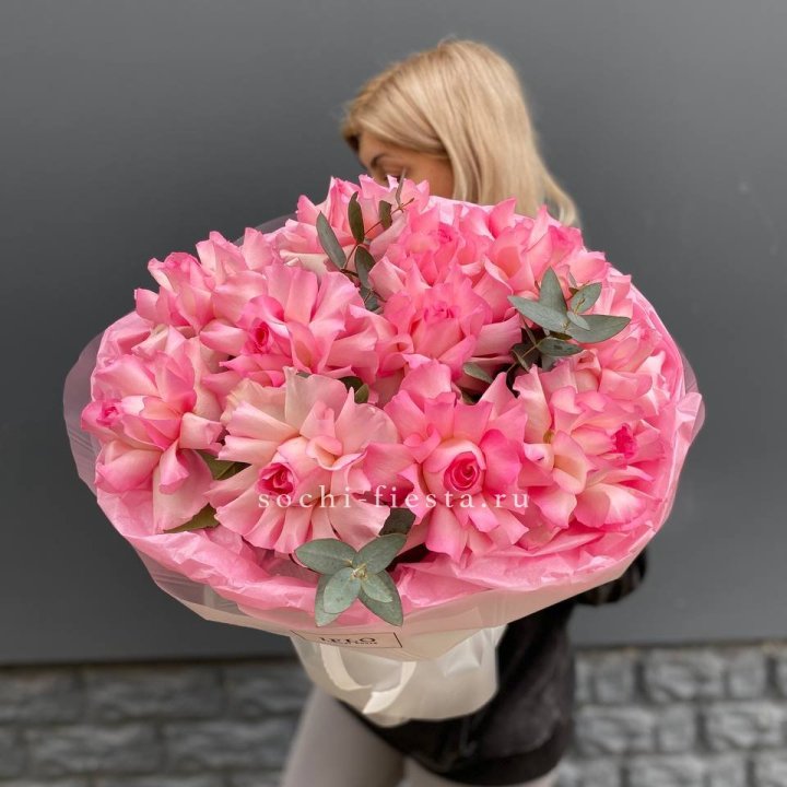 11 французских роз с доставкой в Великом Новгороде