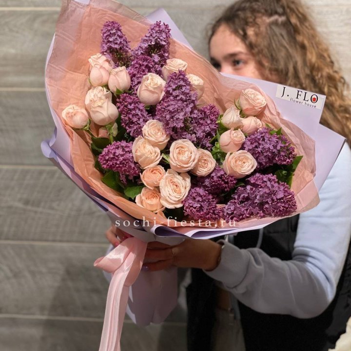 Букет "Лиловая весна" в Великом Новгороде