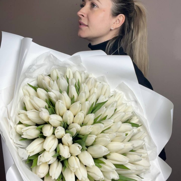 101 белый тюльпан №2 в Великом Новгороде