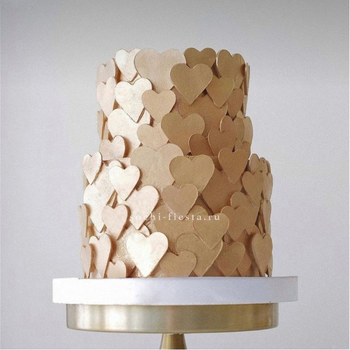 Торт "Hearts" gold в Великом Новгороде