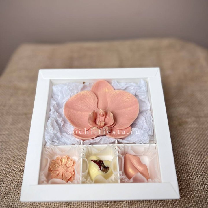 Конфеты из шоколада с Орхидеей в Великом Новгороде