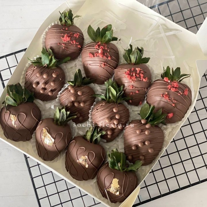 Клубника в шоколаде 12 ягод в Великом Новгороде