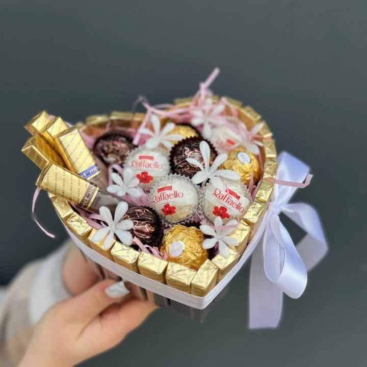 Подарочный набор шоколада в Великом Новгороде