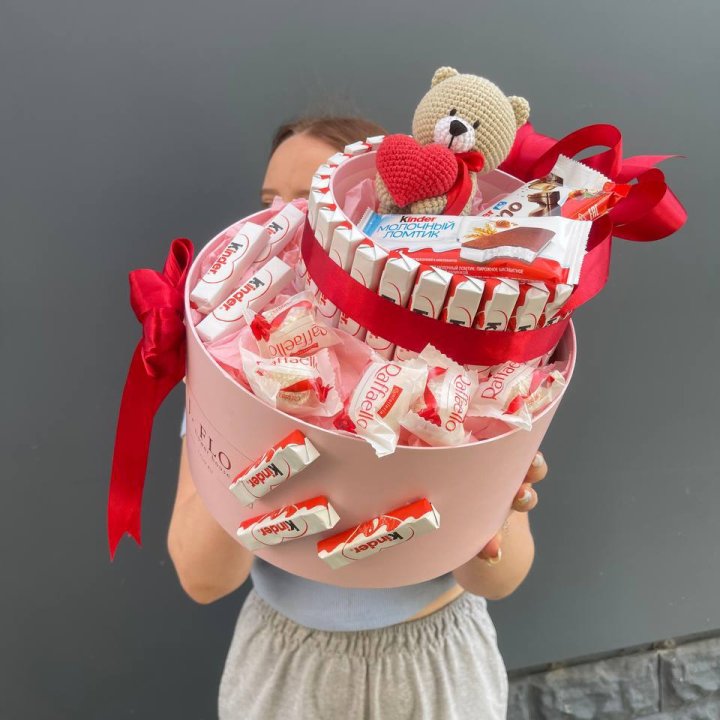 Бокс киндерами и раффаэлло 2 в Великом Новгороде