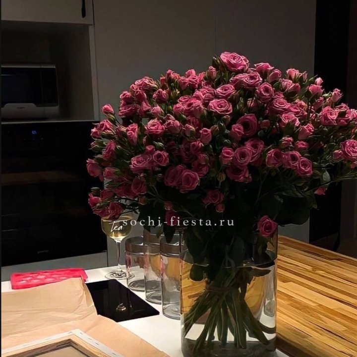 Цветочная подписка "Пакет большой" в Великом Новгороде