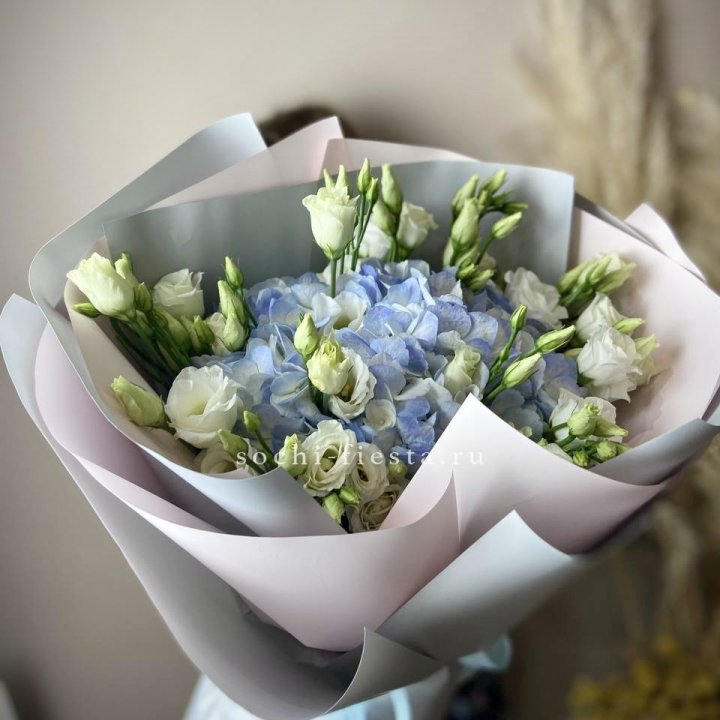 Букет с гортензией "Адель" в Великом Новгороде