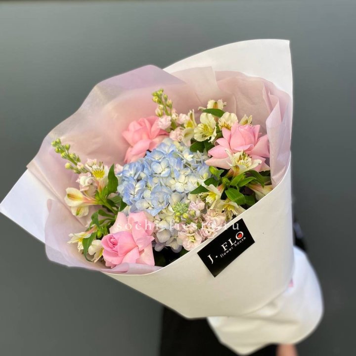  Букет "Теона" в Великом Новгороде