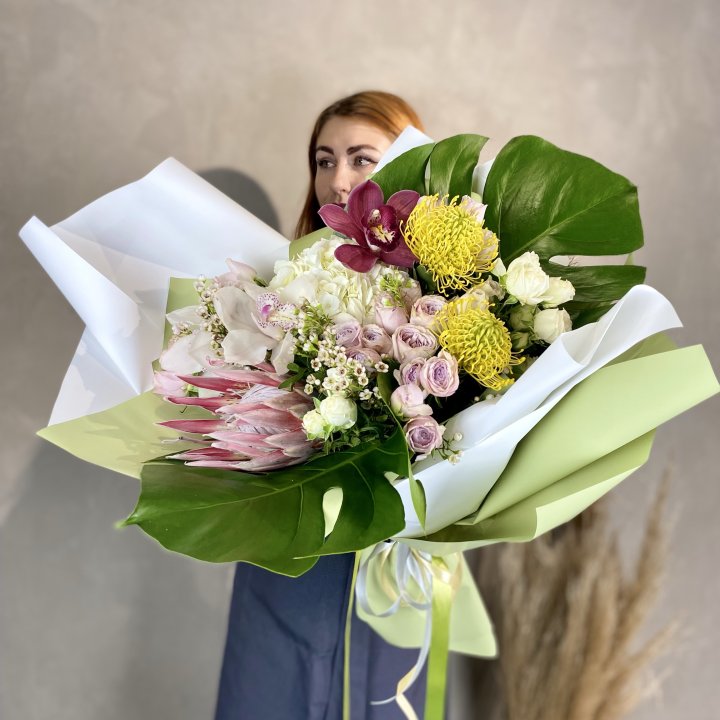 Дизайнерский букет экзотики в Великом Новгороде