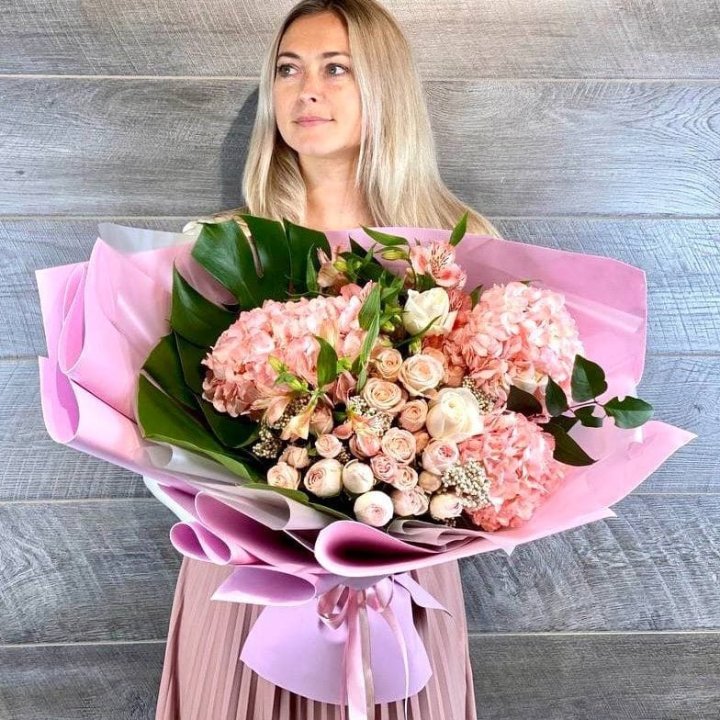 Дизайнерский букет "Валенсия-2" в Великом Новгороде