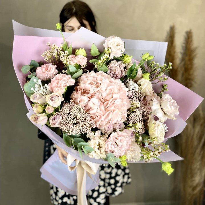 Дизайнерский букет "Трели кримс" в Великом Новгороде