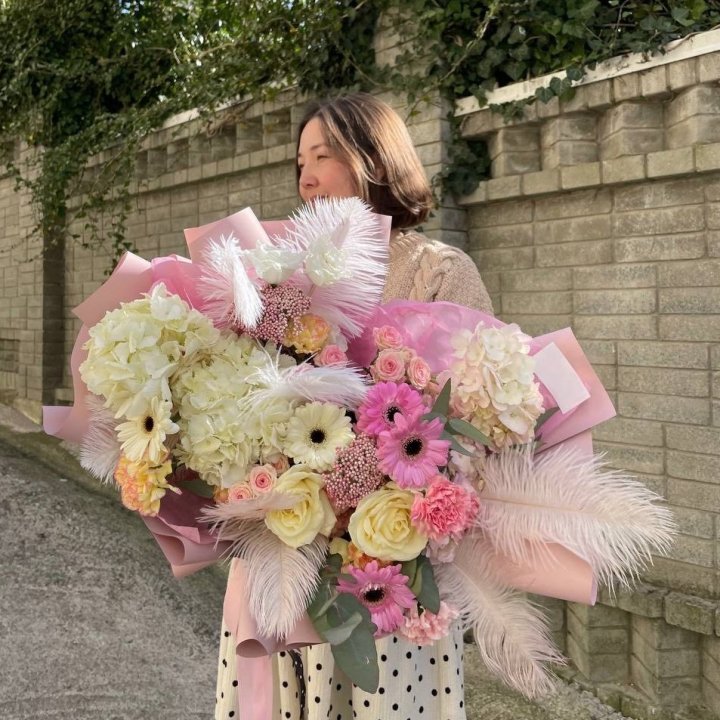 Дизайнерский букет "Валенсия" в Великом Новгороде