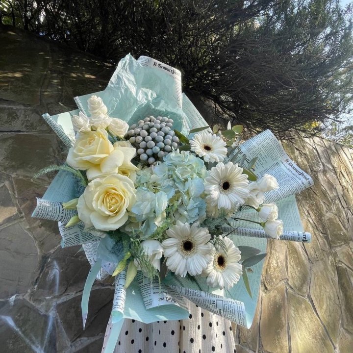 Дизайнерский букет "Линдж-блю" в Великом Новгороде