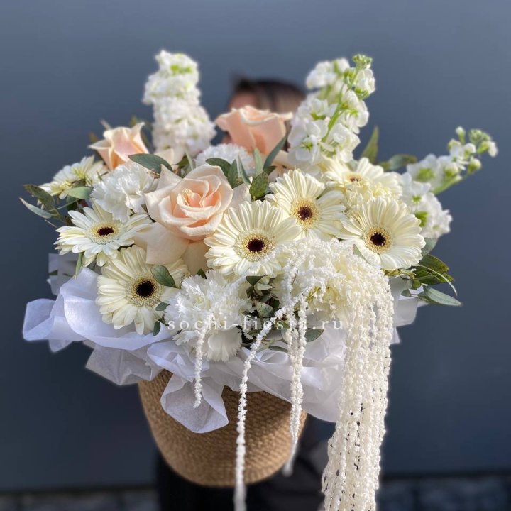 Цветы в джутовом кашпо "Валери" в Великом Новгороде
