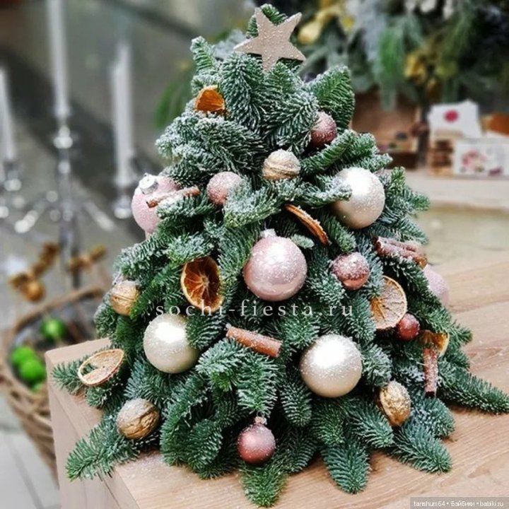 Новогодняя елочка "Блеск" в Великом Новгороде