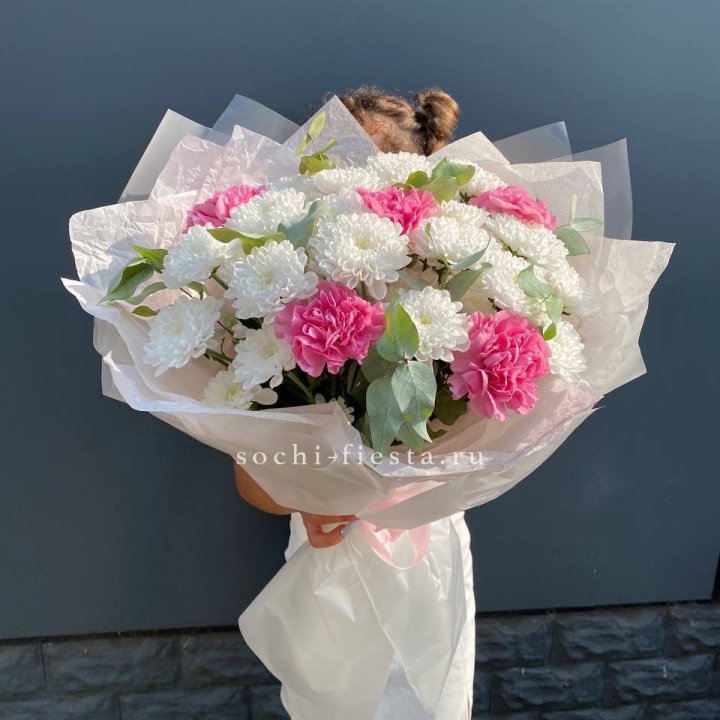  Букет  хризантем и диантусов "Воздушный" в Великом Новгороде