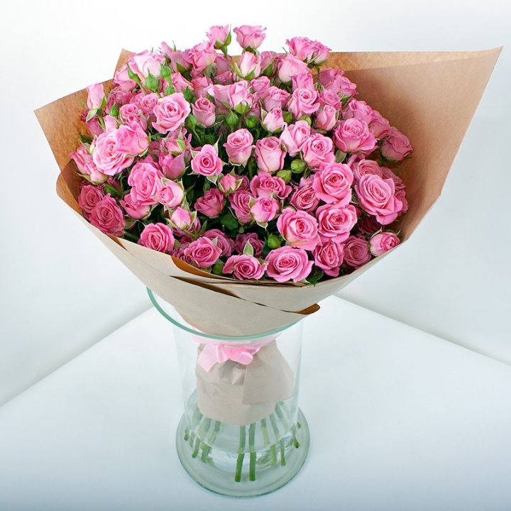 15 кустовых роз в Великом Новгороде