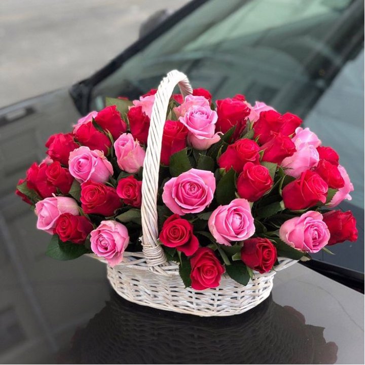 Корзина с розами  в Великом Новгороде