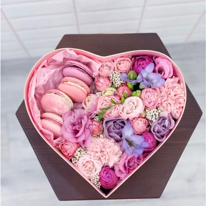 Бокс-сердце с макаронс  в Великом Новгороде