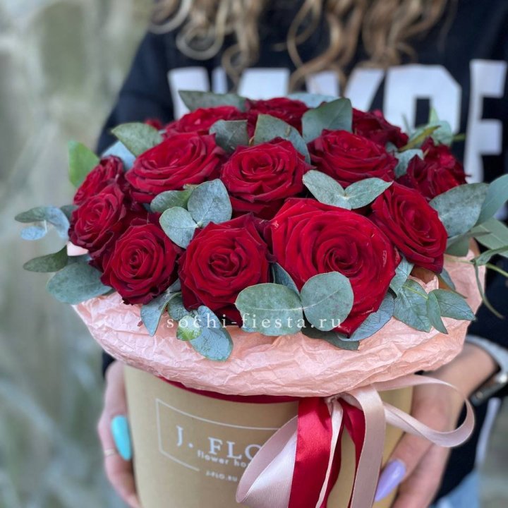 21 Красная роза в боксе №1 в Великом Новгороде