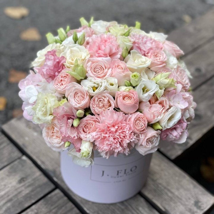 Цветочный бокс "Люксур" в Великом Новгороде