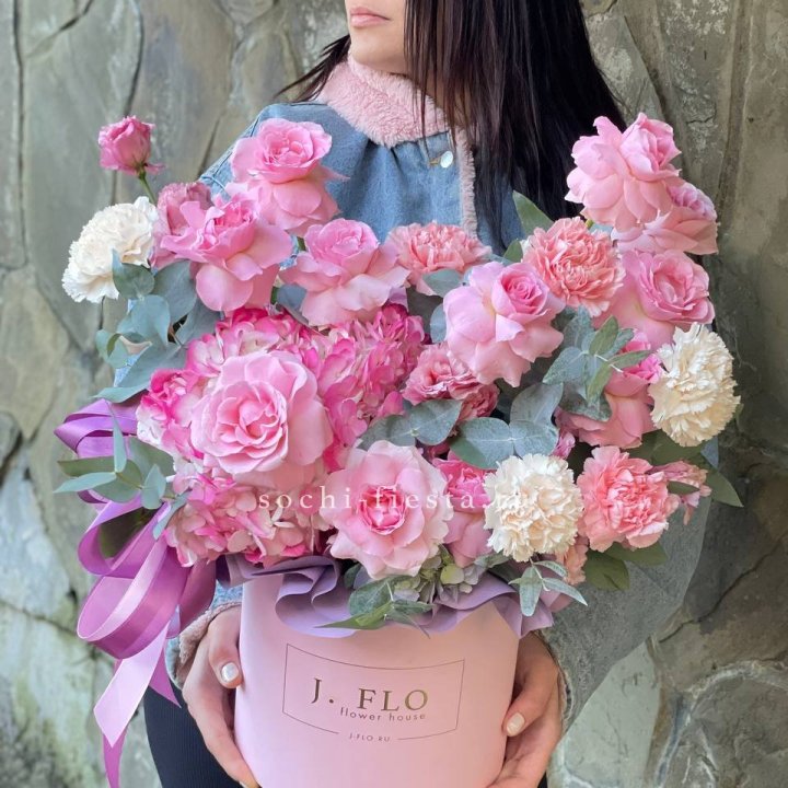 Цветочный бокс "Эсмиральда" в Великом Новгороде